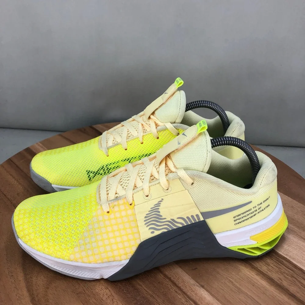 Nike Metcon 8 Womens Training Shoes Citron Tint Volt DO9327-801 Size 10 Gym